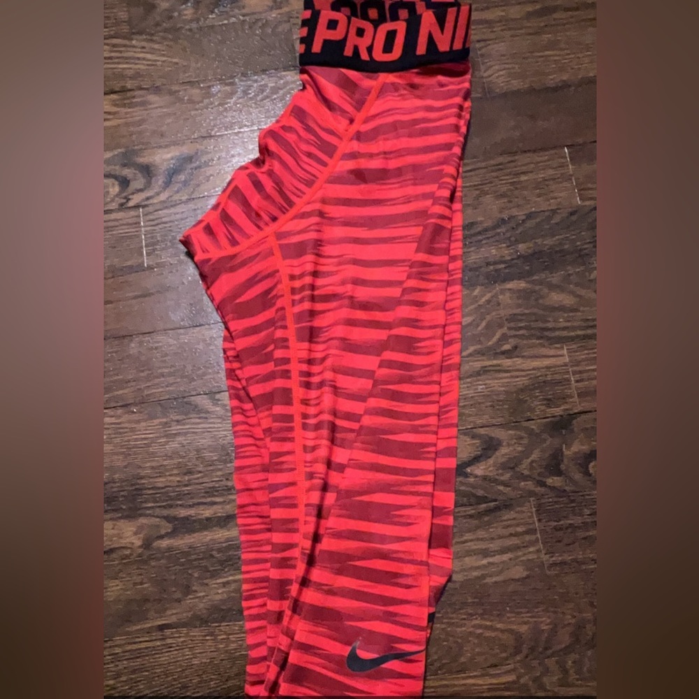 Men’s Nike large compression tights.